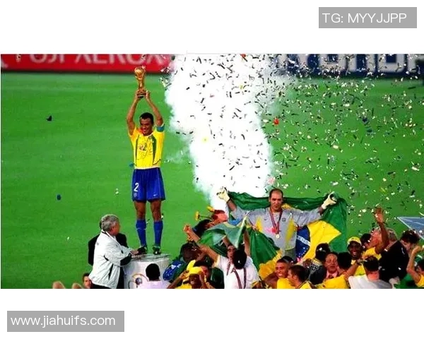 足球场上的传奇巨星们名字背后的故事与成就解析 足球场上的传奇巨星们名字背后的故事与成就解析