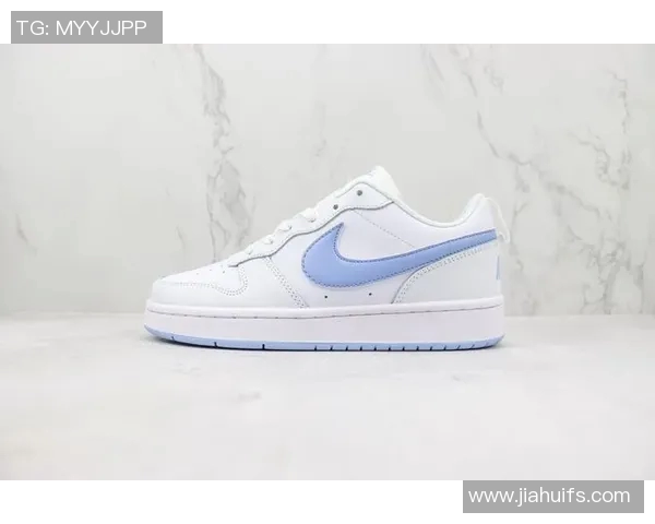 足球球星联名板鞋:潮流与运动的完美结合,打造专属你的球场风范 足球球星联名板鞋:潮流与运动的完美结合,打造专属你的球场风范